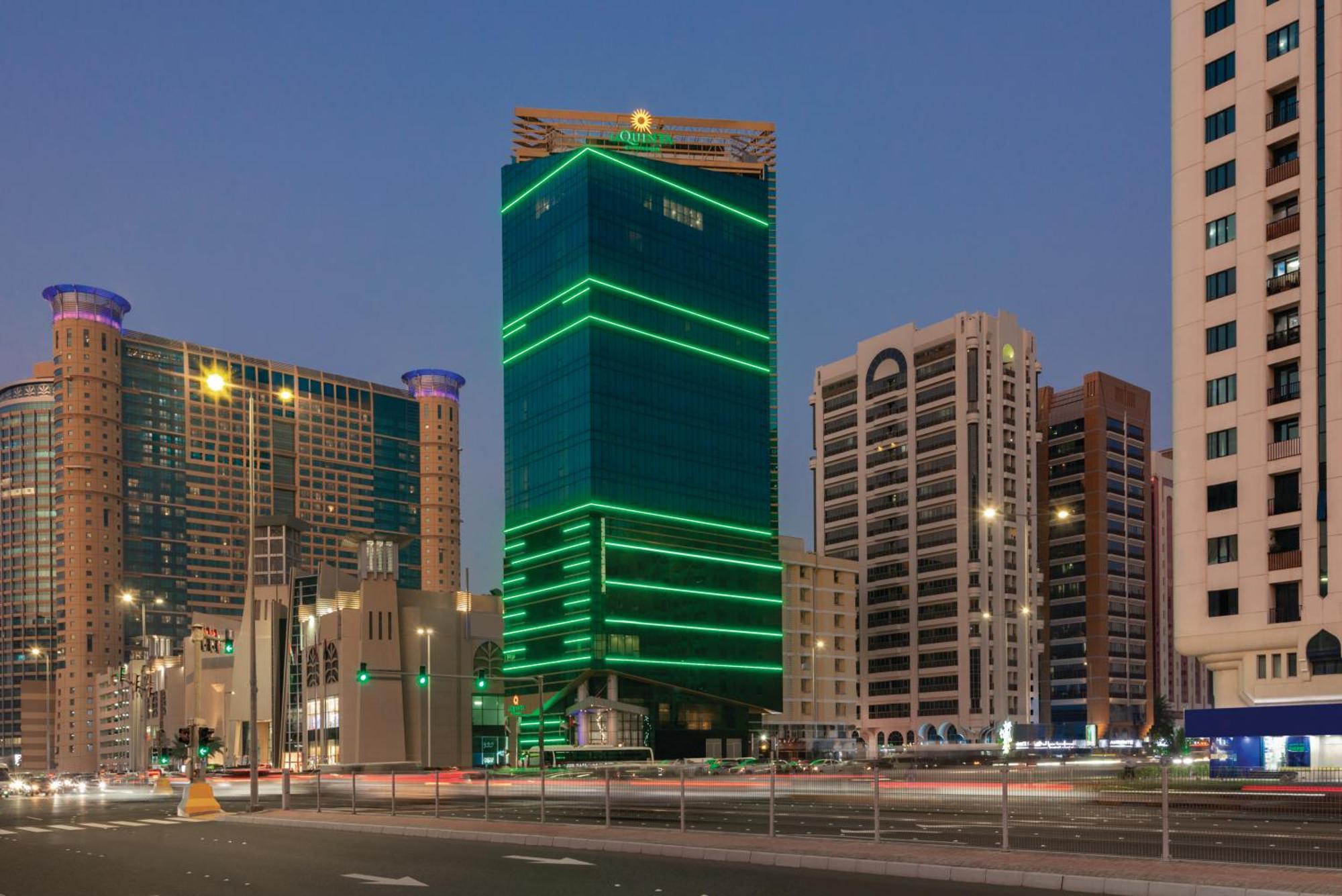 מלון La Quinta By Wyndham Abu Dhabi Al Wahda מראה חיצוני תמונה