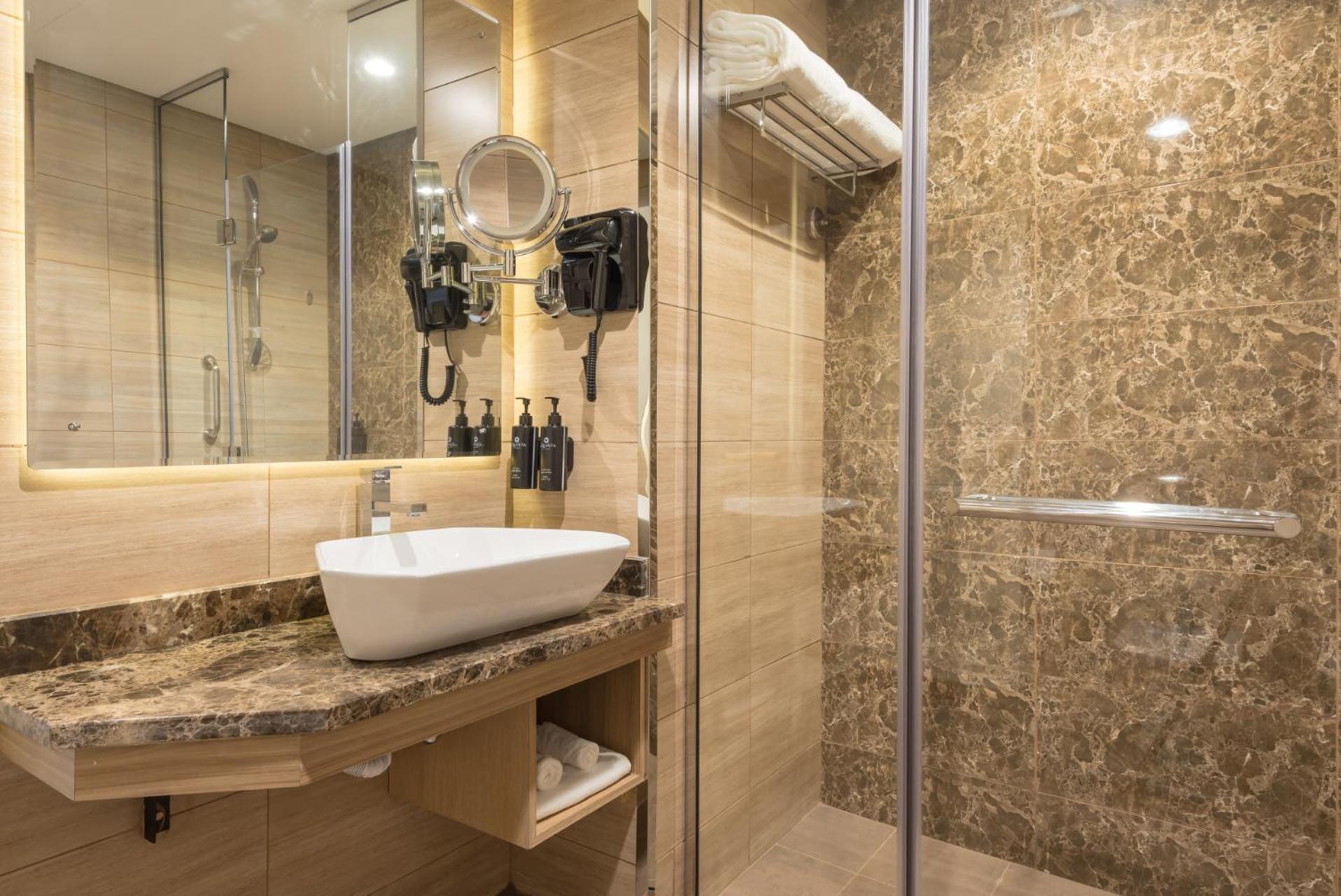 מלון La Quinta By Wyndham Abu Dhabi Al Wahda מראה חיצוני תמונה